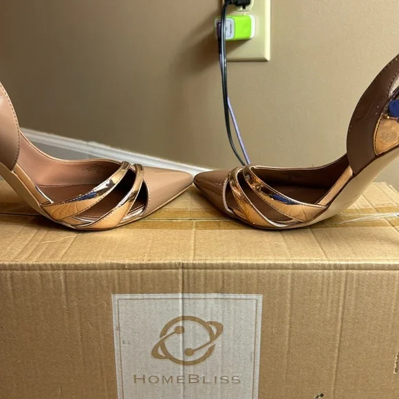 NWOT • Nine West • Women's Findme Pump • Clay/Gold • Size 10M • FABULOUS! - Picture 16 of 17